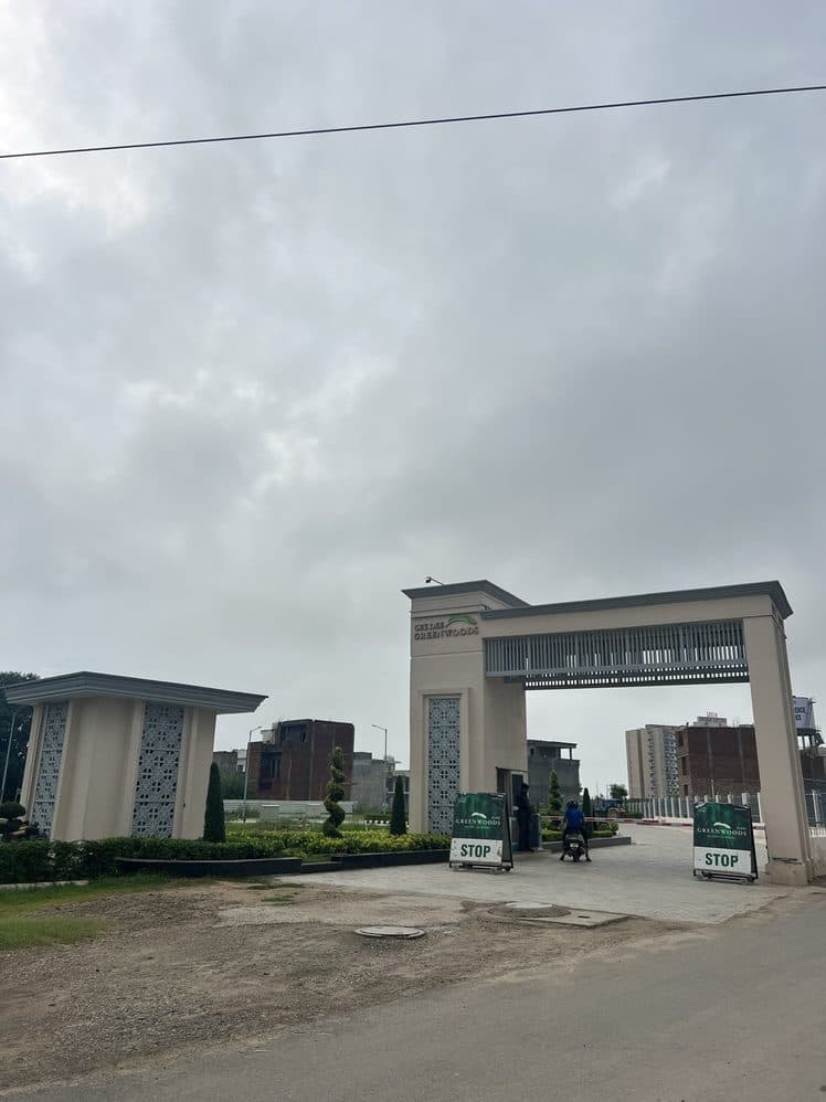 Plot Greenwood sector 115 - Photo 1